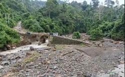 Banjir Bandang Putuskan Jembatan di Tanggamus, 340 Kepala Keluarga di Atar Lebar Terisolir