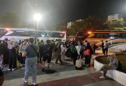 Imbas KA Argo Bromo Anggrek Anjlok, Daop 4 Angkut Penumpang Naik Bus dari Tegal ke Cirebon-Jakarta