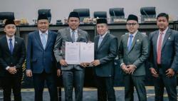 DPRD Karawang Tetapkan 3 Raperda Dalam Rapat Paripurna
