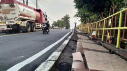 Trotoar di Jembatan Viaduct Kota Banjar Ambles, Warga Minta Pemkot Segera Lakukan Perbaikan