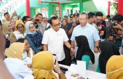 Program Cek Kesehatan Gratis untuk Pelajar Resmi Dimulai, Menko PMK Tinjau Langsung di Bojonegoro