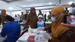 Wagub Erwan Targetkan 8,6 Juta Siswa Ikuti Cek Kesehatan Gratis