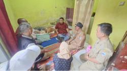 Kisah Haru Emak Iah Lansia Lumpuh yang Dirawat Janda Tua di Garut