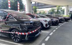 5 Mobil Riza Chalid Disita Kejagung Dijejer Depan Gedung Bundar Kejagung RI