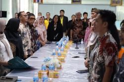 Perkuat Kolaborasi ASEAN, UNESA Latih Mahasiswa Thailand Manajemen Keuangan dan Perencanaan Bisnis