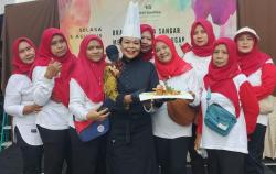 Chef Ervin Bikin Heboh Surabaya! Demo Masak Sehat dan Hemat ala Hotel Jadi Inspirasi Warga