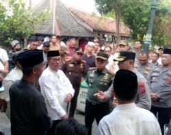 Bukan Warga Lokal, Pengemis di Makam Sunan Gunung Jati Diduga Dimobilisasi