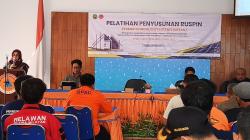 Relawan Bencana di Blora Dibekali Kemampuan Penyusunan Rumah Unggul Sistem Panel Instan 