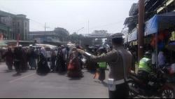 Haul Ponpes Langitan, Arus Lalu Lintas di Babat Lamongan Padat Merayap