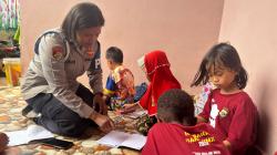 Polri Edukatif! Subsatgas Si Ipar dan Keladi Sagu Bawa Revolusi Belajar & Sehat Anak Papua