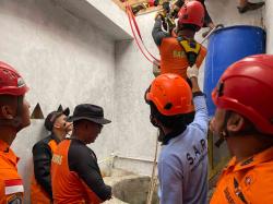 Warga Patikraja Banyumas Tewas Tercebur Sumur, Tim SAR Berhasil Lakukan Evakuasi