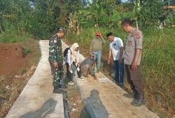 Tingkatkan Akses Ekonomi, Pembangunan Jalan dan RTLH di Desa Seneng Probolinggo Mendapat Monev