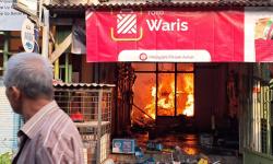 Toko Kelontong di Sidoarjo Dilalap Api, Barang Dagangan Nyaris Hangus