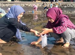 Desa Randutatah Gelar Festival Karangkarang, Rutinitas Cari Kerang Warga Pesisir Yang Dilombakan