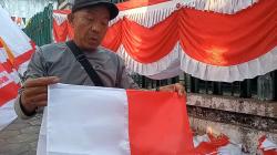 Pedagang Bendera di Boyolali Terseok Hadapi Gempuran Penjualan Online Jelang HUT RI ke-80