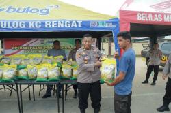Pasar Pangan Murah Polres Inhu Ludes Diborong Warga