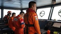 Tim SAR Kerahkan Kapal & Helikopter Cari Petugas PHE OSES yang Jatuh di Rig Minyak Kepulauan Seribu