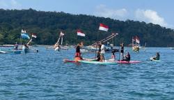 Formasi Perahu, Bendera Berkibar, Laut Bergetar! Pangandaran Punya Cara Gila Rayakan Merdeka