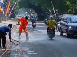 Dua Pemotor Terjatuh Gegara Tumpahan Solar di Jalan Raya Purwodadi - Pati Desa Ngabenrejo