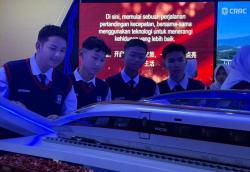 Belajar Teknologi Rel Canggih Langsung dari Sumbernya, Siswa SMP Rasakan Sensasi Jadi Masinis