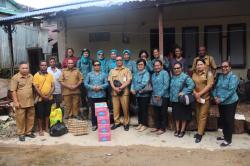 Pelukan Hangat Ketua PKK Kota Sorong untuk Korban Longsor: Bantuan dan Doa di Tengah Duka
