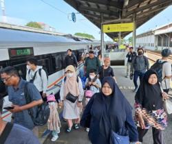 KAI Daop 3 Cirebon Hadirkan Promo Merdeka, Diskon Tiket Kereta 20%