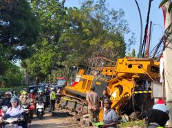 Kecelakaan Truk Bermuatan Alat Berat di Gombel Lama Semarang, Lalu Lintas Macet Parah