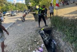 Kecelakaan Maut di Jalan Raya Trans Timor, Pemotor Tewas Usai Tertabrak Dump Truck