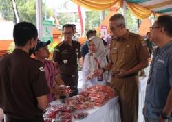 Pasar Murah dan Bazar UMKM di Cirebon Dorong Pengendalian Inflasi dan Percepatan Penurunan Stunting