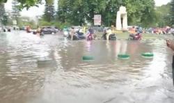 Hujan Deras Guyur Bekasi, Bundaran Kemang Pratama Terendam Banjir