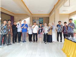 Pelatihan Desain Digital Mahasiswa KKN IBN Tingkatkan Kreativitas UMKM dan Aparatur Pekon Banyumas