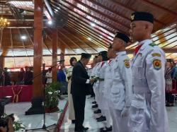 Anggota Paskibra Grobogan Dikukuhkan Bupati Setyo Hadi, Siap Bertugas di Upacara 17 Agustus 2025