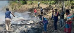 Ditinggal Masak untuk Berjualan, Rumah Kayu di Pidie Jaya Ludes Terbakar dalam Hitungan Menit