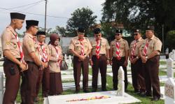 Ziarah ke Makam Pahlawan, Kwarcab Kota Tasikmalaya Kenang Perjuangan Pendahulu di Hari Pramuka ke-64