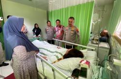 Kapolresta Pati Besuk Korban Kerusuhan Aksi 13 Agustus di RSUD Soewondo