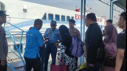 Selamat dari Insiden Kebakaran, Ratusan Penumpang Kapal Gili Iyung Lanjutkan Pelayaran ke Bawean