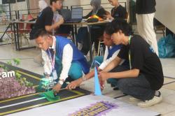 Membanggakan, Santri Granada IIBS Batam Raih Juara di RoboRoarz Indonesia 2025