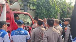 Ratusan Buruh PT Borwita Sidoarjo Tuntut Hak Lembur dan THR, Perusahaan Masih Diam!