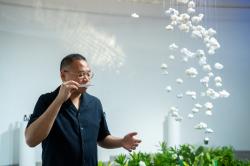 Banyak Anak Muda Melek Digital, Indonesia Jadi Pasar Potensial Penjualan Parfum Internasional