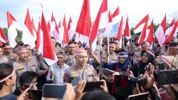 Kenang Jasa Pahlawan, Polda Babel Kibarkan Bendera Merah di Lahan Eks Tambang Timah