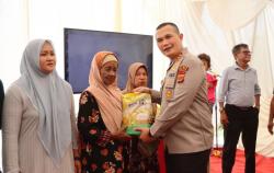 Kapolres Pidie Jaya Luncurkan Gerakan Pangan Murah Polri 2025, 8 Ton Beras Dijual Harga Subsidi