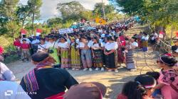 Sambut HUT RI Ke-80, 3000 Warga Perbatasan RI-RDTL Meriahkan Karnaval Budaya