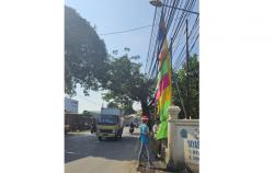 HUT ke-80 RI, PLN Cikarang Ingatkan Bahaya Pasang Bendera Dekat Kabel Listrik
