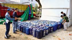 Puluhan Drum Moke Ilegal dari Pulau Sabu Digagalkan Masuk Kupang