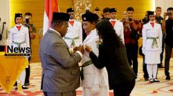 Gubernur Elisa Kambu Kukuhkan Paskibraka Papua Barat Daya: Siap Kibarkan Merah Putih di HUT RI ke-80