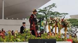 Rico Waas Tampil Berwibawa dengan Pakaian Adat Mandailing di HUT RI ke-80