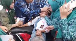 Heboh di Lebak! Siswi SMA Kesurupan saat Upacara HUT ke-80 RI, Panitia Panik