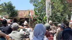 Hari Kemerdekaan, Lansia di Garut Gelar Upacara Bendera Unik