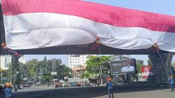 Merinding, Bendera Merah Putih 20 Meter Terbentang di Cikapayang