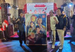 Unik! 600 Buku Dibagikan Gratis, Lukisan Presiden Prabowo Ramaikan Cinta Indonesia di Surabaya